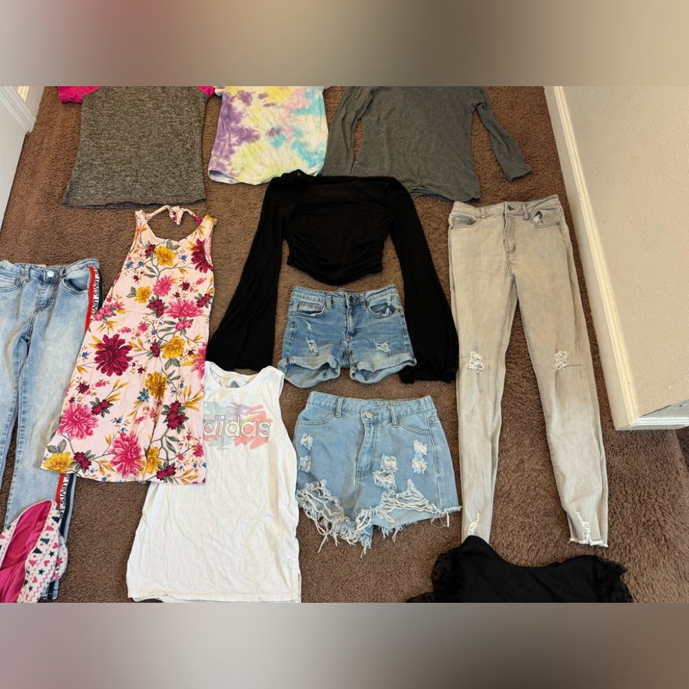 Girls 14 Piece Clothing LOT Levi’s Nike SHEIN Old Baby Jeans Tops 10 12 14 - Picture 3 of 10